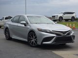 Used 2023 Toyota Camry SE image 2