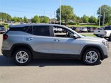 Used 2024 GMC Terrain SLE image 2