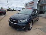 Used 2022 Chrysler Pacifica Touring-L image 3