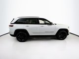 Used 2023 Jeep Grand Cherokee Limited w/ Black Appearance Package image 4