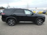 New 2025 Nissan Pathfinder Platinum image 2