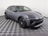 Used 2025 Porsche Macan 4 Electric image 5