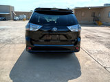 Used 2017 Toyota Sienna SE image 4