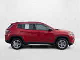 Used 2024 Jeep Compass Latitude image 4
