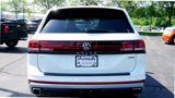 New 2025 Volkswagen Atlas Peak Edition SE image 5