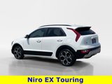 Used 2023 Kia Niro EX Touring image 3