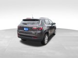 Used 2022 Jeep Compass Latitude image 4