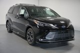 New 2025 Toyota Sienna Platinum image 3