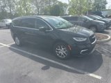 Certified 2023 Chrysler Pacifica Touring-L image 5