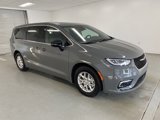 New 2025 Chrysler Pacifica Select image 3