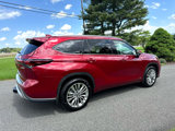 Used 2024 Toyota Highlander Platinum image 6