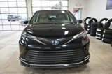 Used 2024 Toyota Sienna XLE image 3