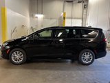 New 2025 Chrysler Pacifica Select image 4