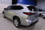 Used 2022 Toyota Highlander LE image 3