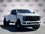 Used 2025 Ford F450 Platinum w/ FX4 Off-Road Package image 2
