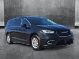 Used 2023 Chrysler Pacifica Touring-L image 3