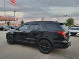 Used 2017 Ford Explorer XLT w/ Equipment Group 202A image 5