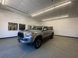 Used 2016 Toyota Tacoma TRD Sport w/ Premium & Technology Package image 5