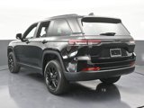 Used 2025 Jeep Grand Cherokee Altitude image 4
