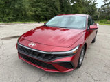 Used 2025 Hyundai Elantra SE image 2