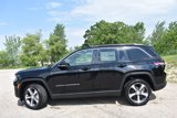 New 2025 Jeep Grand Cherokee Limited w/ Luxury Tech Group II image 3