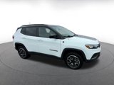 Used 2025 Jeep Compass Trailhawk image 2