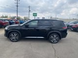 New 2025 Nissan Pathfinder Platinum image 3