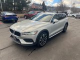 Used 2020 Volvo V60 T5 Cross Country image 2
