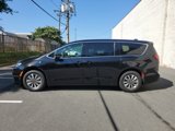 Used 2025 Chrysler Pacifica Select image 4