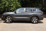 New 2025 Mitsubishi Outlander SE image 3