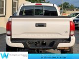 Used 2017 Toyota Tacoma TRD Off-Road image 5