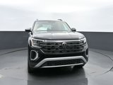New 2025 Volkswagen Atlas Peak Edition SE image 2