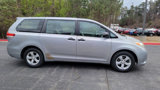 Used 2011 Toyota Sienna image 4