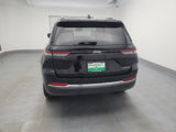 Used 2022 Jeep Grand Cherokee Limited image 6