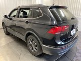Used 2022 Volkswagen Tiguan SE w/ Panoramic Sunroof Package image 4