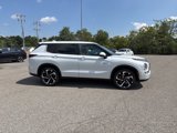 New 2025 Mitsubishi Outlander SE image 4