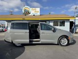 Used 2022 Chrysler Pacifica Touring-L image 5