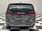 New 2025 Chrysler Pacifica Select image 5