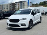 New 2026 Chrysler Pacifica Select image 3