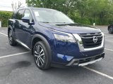 New 2025 Nissan Pathfinder Platinum image 3