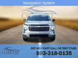 Used 2025 Chevrolet Traverse LT image 3