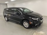 New 2025 Chrysler Pacifica Select image 3
