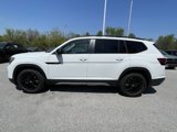 New 2025 Volkswagen Atlas Peak Edition SE image 4