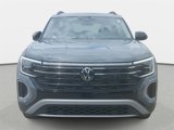New 2025 Volkswagen Atlas Peak Edition SE image 2