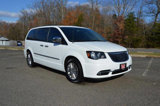 Used 2016 Chrysler Town & Country Touring-L image 2