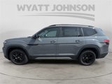 New 2025 Volkswagen Atlas Peak Edition SE image 2