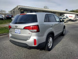 Used 2014 Kia Sorento LX image 2