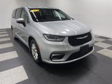 Used 2023 Chrysler Pacifica Touring-L image 5