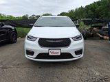 New 2026 Chrysler Pacifica Select image 2