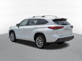 Used 2023 Toyota Highlander Limited image 4